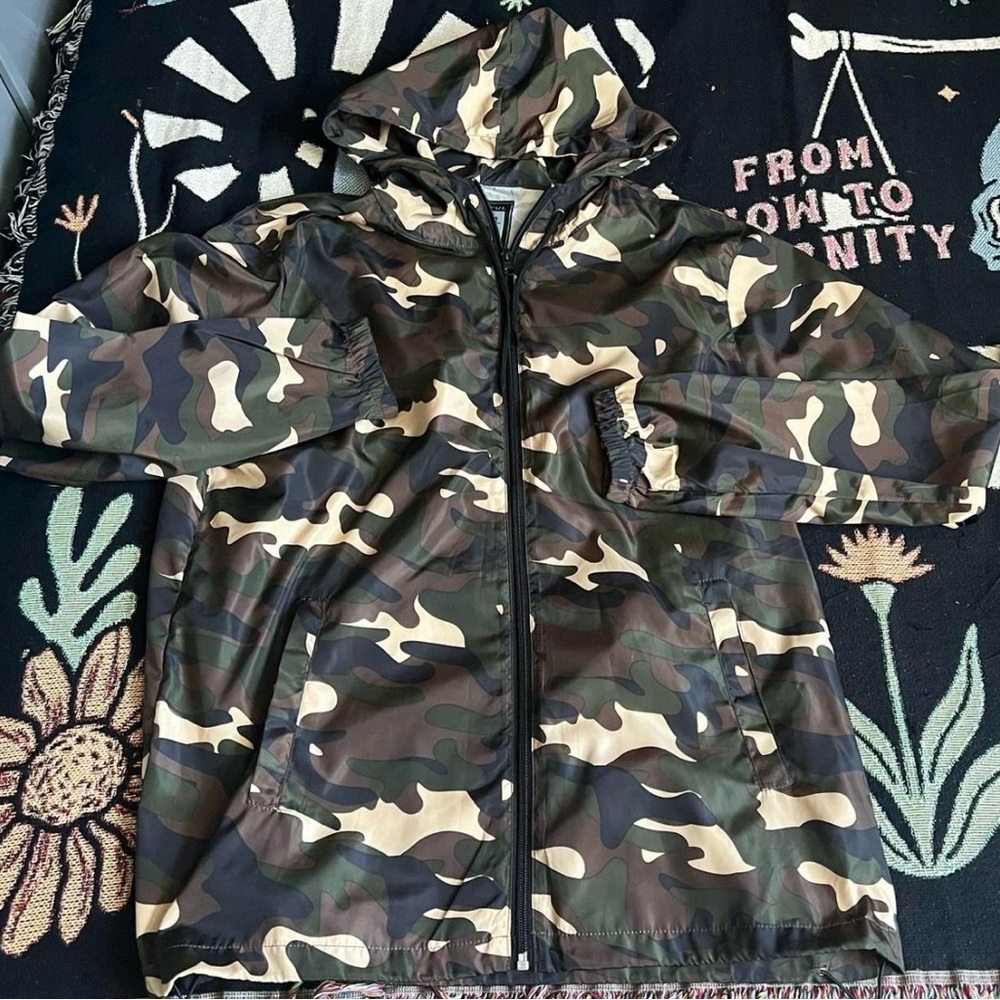 Camouflage Windbreaker Medium